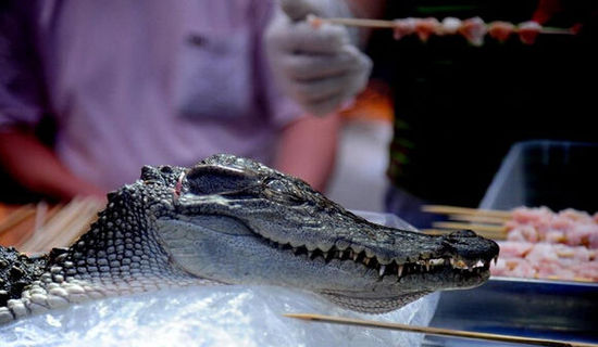 Crocodile skewers sold in Shenyang