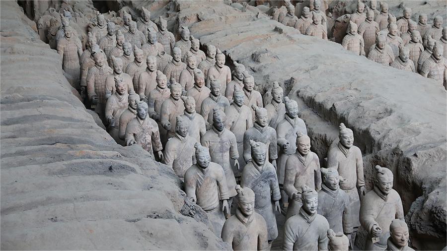 New attraction in Harbin: Ice terracotta warriors