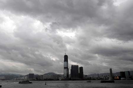 Typhoon Hagupit nears Hong Kong, disrupts traffic - People's Daily ...