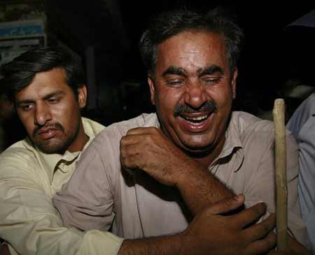 11 killed in NW Pakistan hotel blast