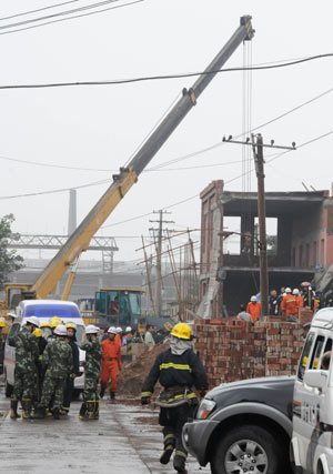 Death toll from N China building collapse rises to 17