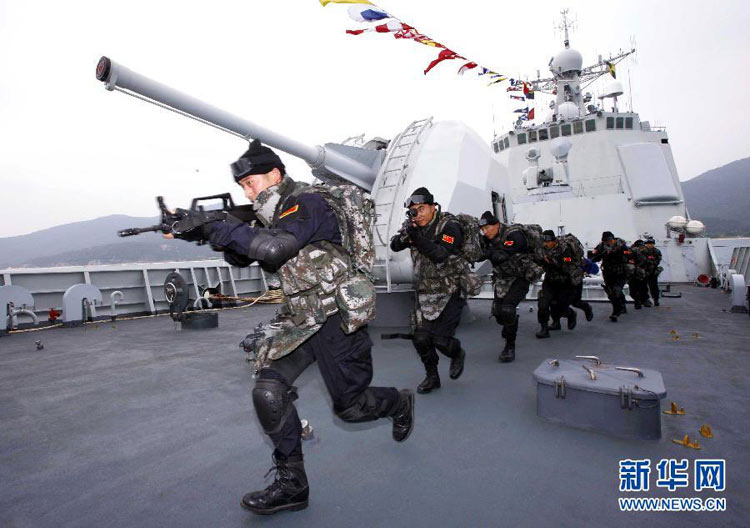 On December 25, 2008, PLA Special Team members conduct an anti-pirates drill in order to prepare for the anti-piracy campaign in Golf of Aden and waters off Somalia. (Xinhua/ Cha Chunming)