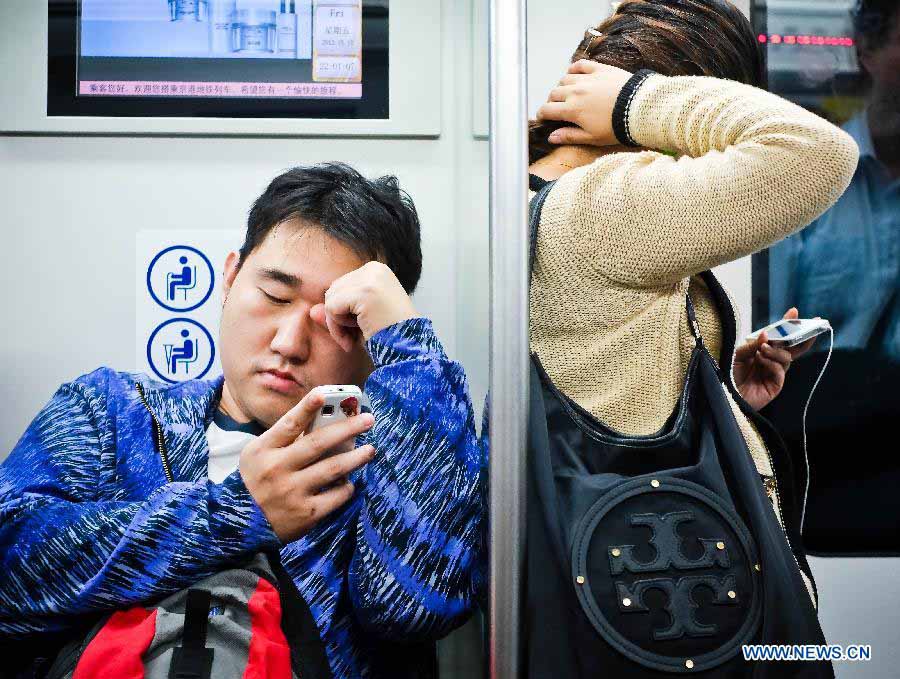 Digital life in Beijing's subway  (8)
