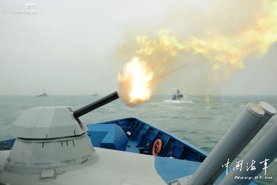 Recently, a unit of missile speedboats under the South China Sea Fleet of the PLA Navy conducts drill in the complicated electromagnetic environment. The drill adopted a series of techniques to seize the opportunities. The drill enhanced the actual combat capability of the unit.(navy.81.cn/Gao Yi,  Liu Xin) 
