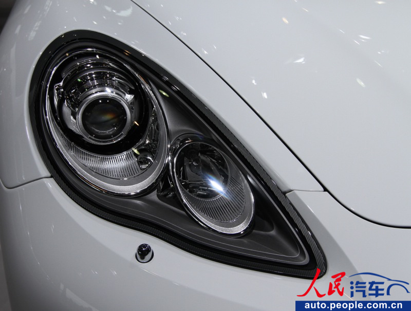 Porsche Panamera S Hybrid arrives at Guangzhou Auto show (23)