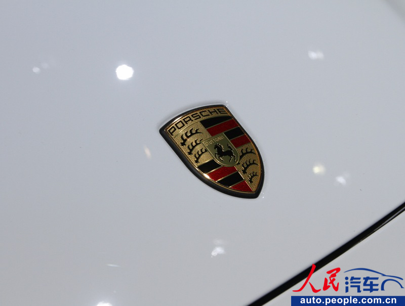Porsche Panamera S Hybrid arrives at Guangzhou Auto show (6)