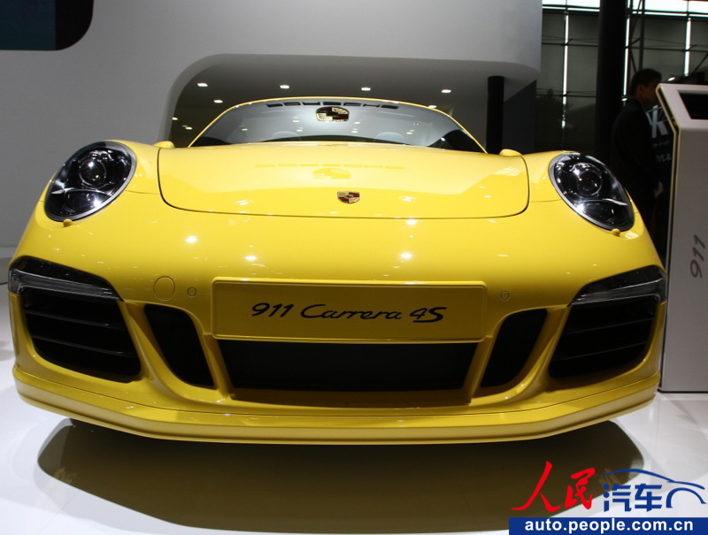 Porsche 911 Carrera 4S shines at Guangzhou Auto Show