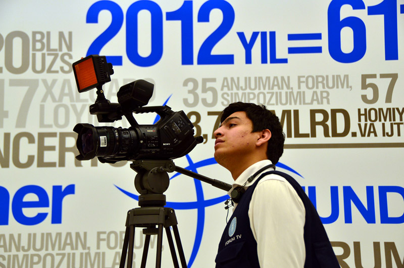 2012 year-end summary of the Forum Foundation. (People’s Daily Online/ Xu Xinghan)