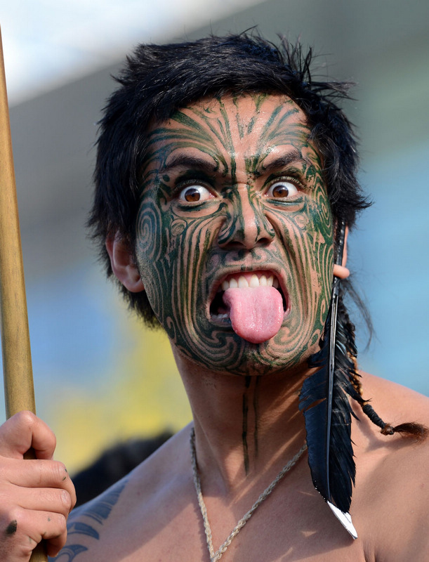 A dancer from New Zealand shows the Maori cultural performance during the Frankfurt Book Fair 2012 in Frankfurt, Germany on Oct. 10, 2012. The Frankfurt Book Fair 2012 kicked off on Wednesday. (Xinhua/Ma Ning) 