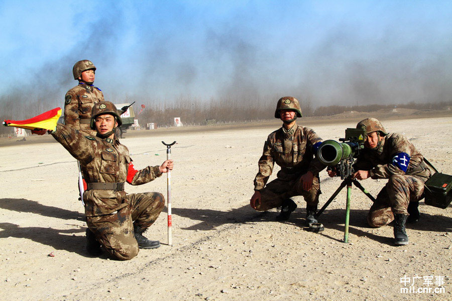 A regiment of the Lanzhou Military Area Command (MAC) of the Chinese People's Liberation Army (PLA) organizes the actual-combat training based on the information system, so as to enhance the actual combat capability and greatly promote the development of troops' military training. (mil.cnr.cn /Yuan Hongyan)