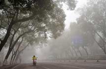 Dense fog hits E,C China, causing serious air pollution