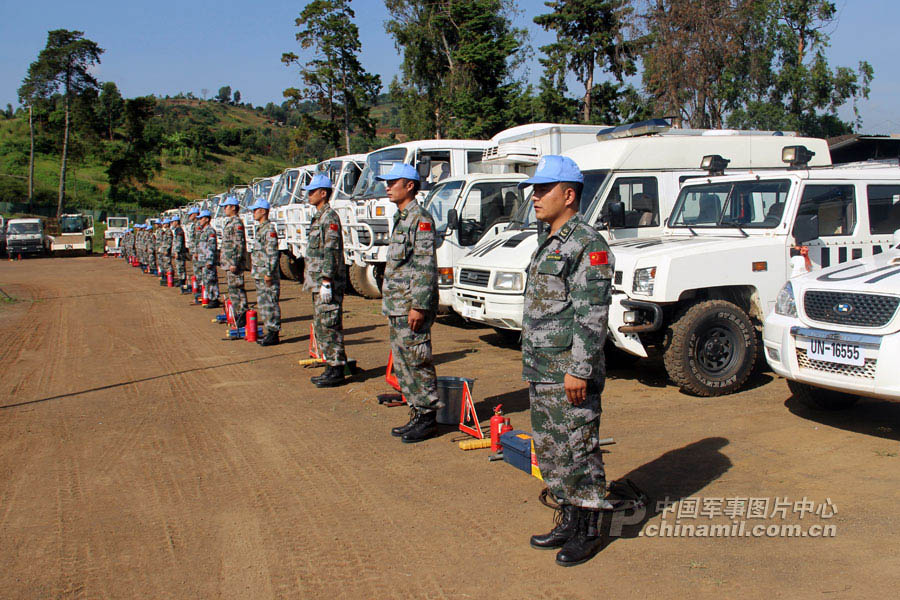 The 15th Chinese peacekeeping engineer detachment to Congo (K) successfully passed UN's equipment verification on January 16, 2013, local time. All of its equipment and materials meet the requirements of the UN. (chinamil.com.cn/Zhai Donghui)