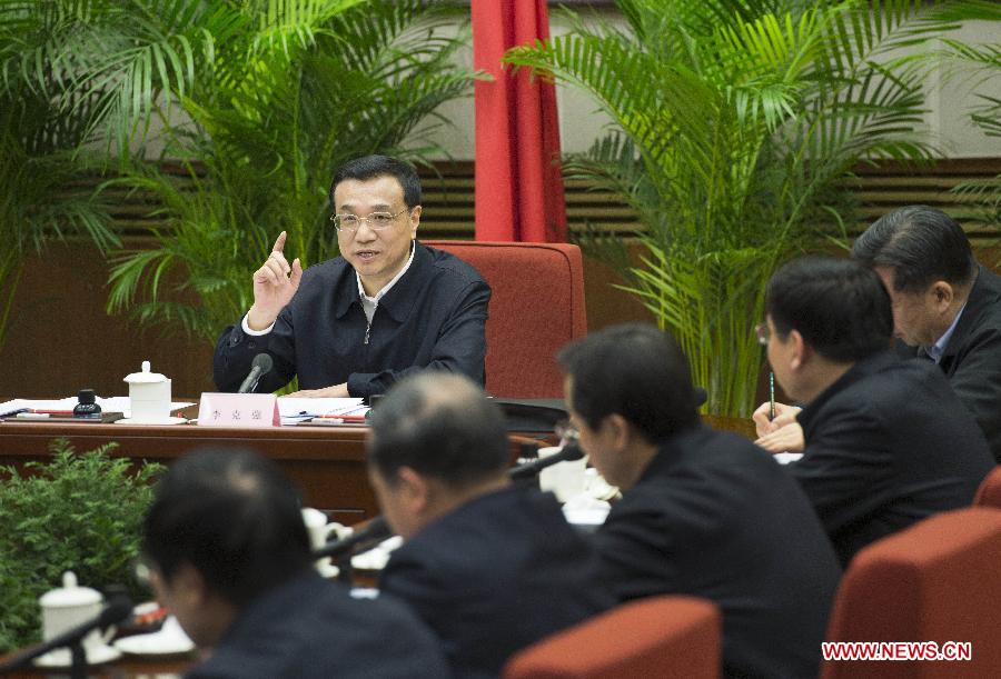 Chinese Vice Premier Li Keqiang, who is also head of the food safety commission under the State Council, presides over the commision's fifth plenary meeting in Beijing, capital of China, Jan. 23, 2013. (Xinhua/Wang Ye)