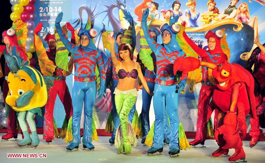 Dancers perform Disney's dance drama "Princess and Hero" on ice in Taipei, southeast China's Taiwan, Jan. 31, 2013. The dance drama will show in Taichung, Taipei and Kaohsiung in February.(Xinhua/Wu Ching-teng)
