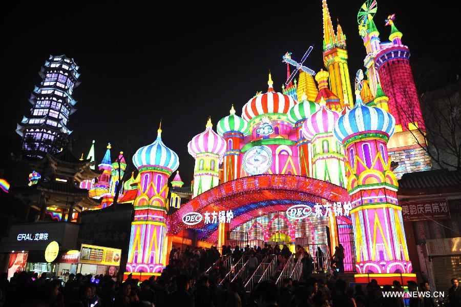 Illuminations are seen during a preview of the 19th Zigong International Dinosaur Lantern Festival in Zigong, southwest China's Sichuan Province, Feb. 2, 2013. The lantern festival is scheduled to be held here to celebrate the Chinese Lunar New Year. (Xinhua/Lu Peng)