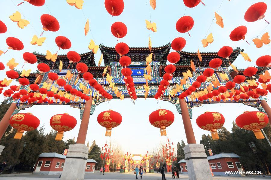 Red lanterns are hanged in the Temple of Earth Park in Beijing, capital of China, Feb. 2, 2013. The Temple of Earth Park was decorated with red lanterns so as to celebrate the upcoming Spring Festival or Chinese Lunar New Year. (Xinhua)
