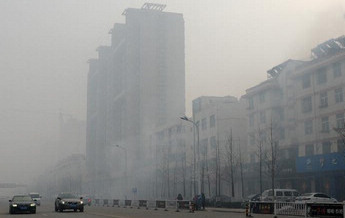 Heavy fog hits Jiangsu in E China