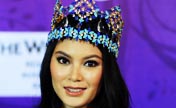 Miss World Yu of China arrives in Jakarta 