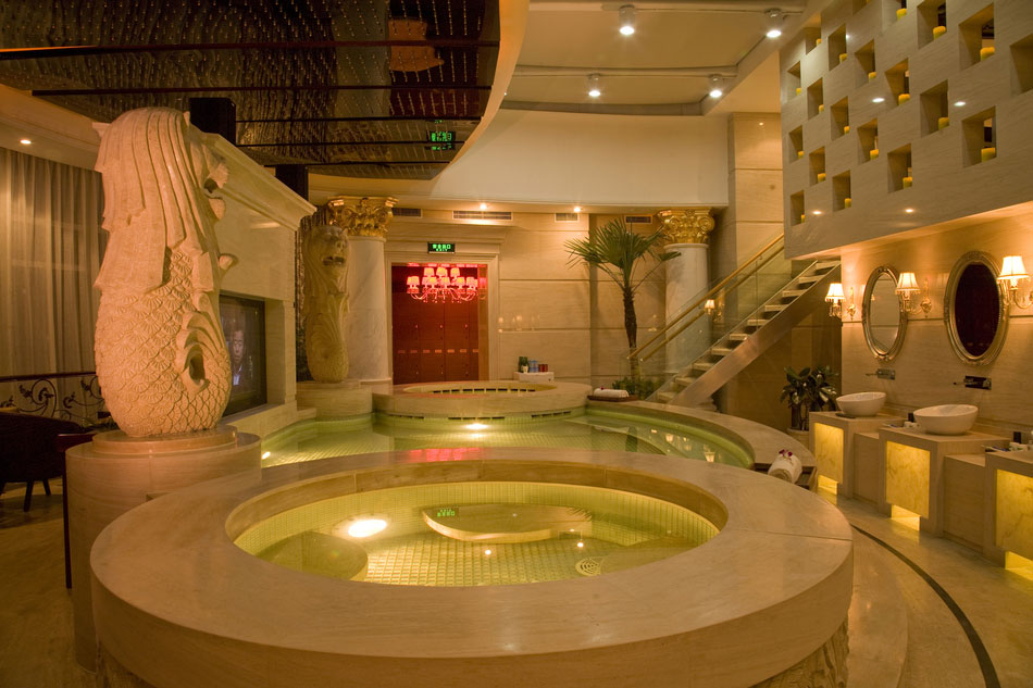 A photo taken in 2009 shows a spa club in Shanghai. (Photo/ Imagine China)