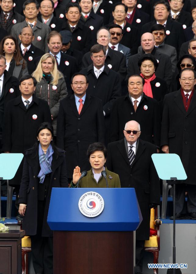 South Korean President Park Geun-Hye takes an oath during her inauguration ceremony in Seoul, South Korea, Feb. 25, 2013. Park Geun-Hye, the daughter of South Korea's late military strongman Park Chung-Hee, was sworn in as the country's first female president on Monday. (Xinhua/Park Jin Hee)   