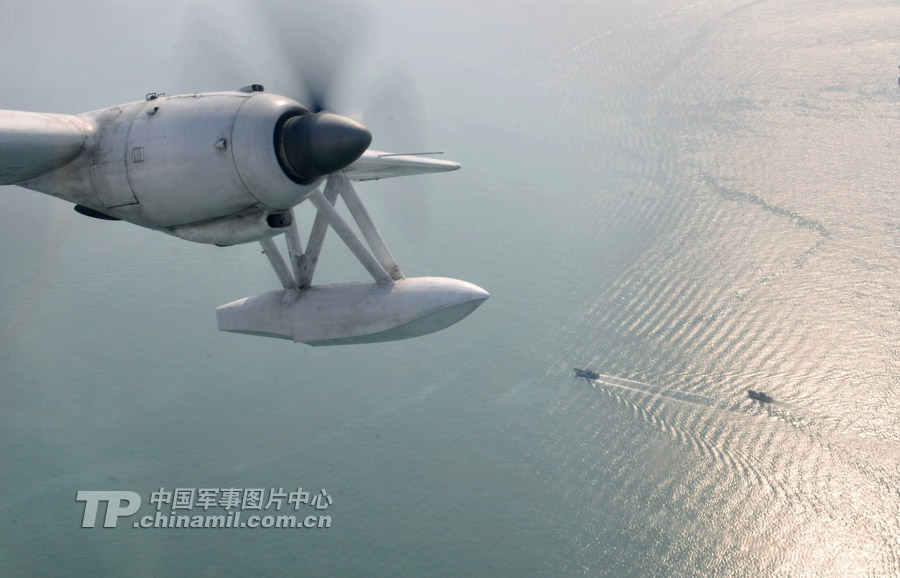 From Feb. 19 to 20, the seaplane force under the North Sea Fleet of the Navy of the Chinese People's Liberation Army (PLA) conducts a two-day multi-subject training at sea, which includes subjects like offshore low altitude flight, open-sea reconnaissance, search and rescue. (China Military Online/Wang Songqi)