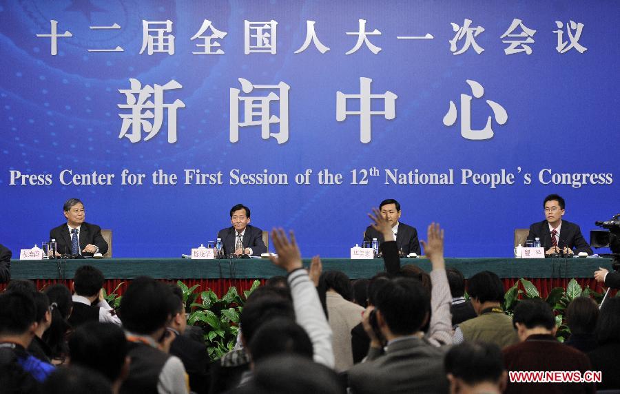 A news conference on rural development and agricultural production is held by the first session of the 12th National People's Congress (NPC) in Beijing, China, March 11, 2013. (Xinhua/Wang Peng)