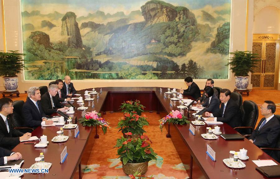 Chinese President Xi Jinping (2nd R) meets with U.S. Secretary of State John Kerry (2nd L) in Beijing, capital of China, April 13, 2013. (Xinhua/Ding Lin) 