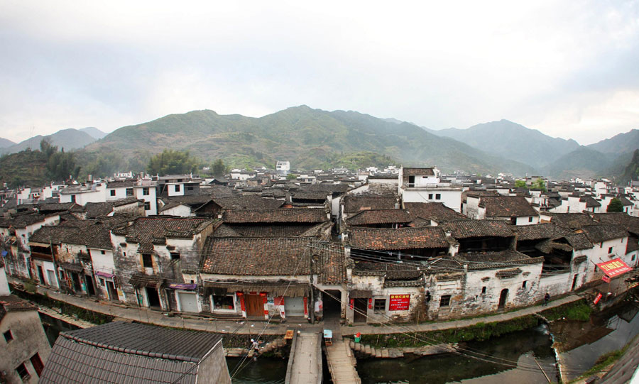 Bird's eye view of Likeng village, located in the Tuochuan township of Wuyuan county, Jiangxi province. (Xinhua)