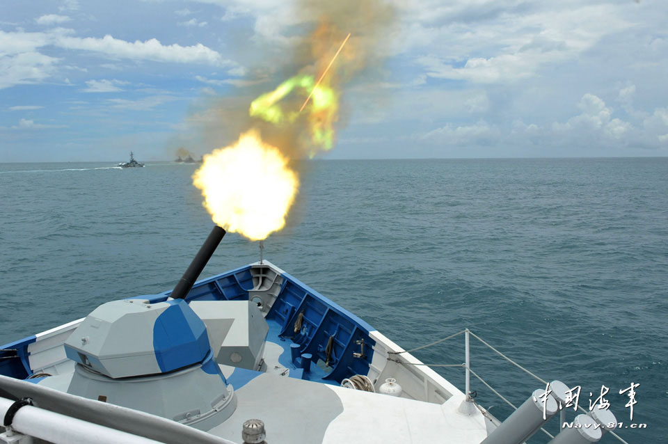 Warships of the South Sea Fleet of the Navy of the Chinese People’s Liberation Army (PLA) conducted a live-ammunition fire drill in a certain sea area under the conditions of informationization in mid April. (navy.81.cn/Cao Haihua, Zhao Changhong)