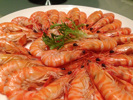Cooked flower prawns. (China Daily/Pauline D. Loh)