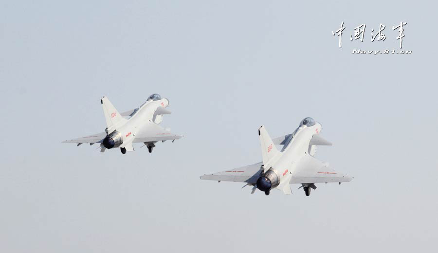 China's J-10 fighters in the air confrontation drill. (navy.81.cn/Cai Bo, Wang Chaobin)