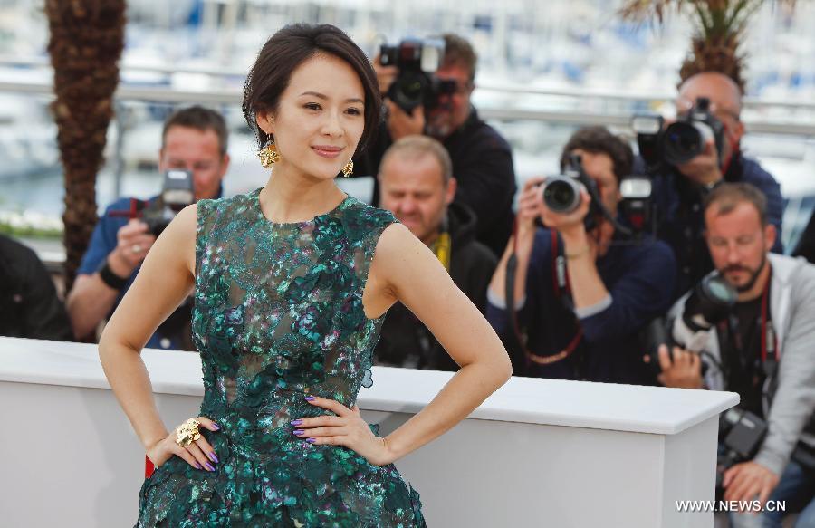 Chinese actress Zhang Ziyi, a jury member of Un Certain Regard, poses at a photocall at the 66th Cannes Film Festival in Cannes, southern France, May 16, 2013. (Xinhua/Zhou Lei) 