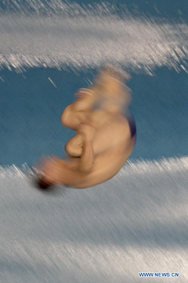 Mexican diver Julian Sanchez competes in the men's 3m springboard single semifinals during the fifth stage of the Diving World Series of International Swimming Federation (FINA) in Guadalajara, Jalisco, Mexico, on May 18, 2013. (Xinhua/Alejandro Ayala)