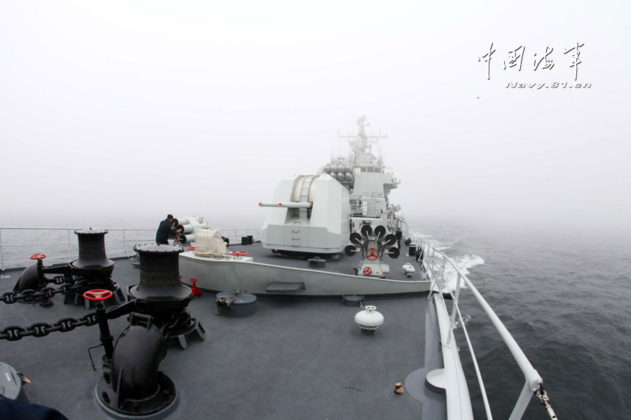 The far-sea training taskforce under the North Sea Fleet of the Navy of the Chinese People's Liberation Army (PLA) sails toward the waters of the West Pacific for far-sea training on May 25, 2013. (navy.81.cn/Yi Hang, Mi Jinguo, Zhang Gang)