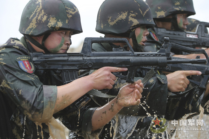 Training photos of special forces in Xinjiang (Source: chinamil.com.cn)