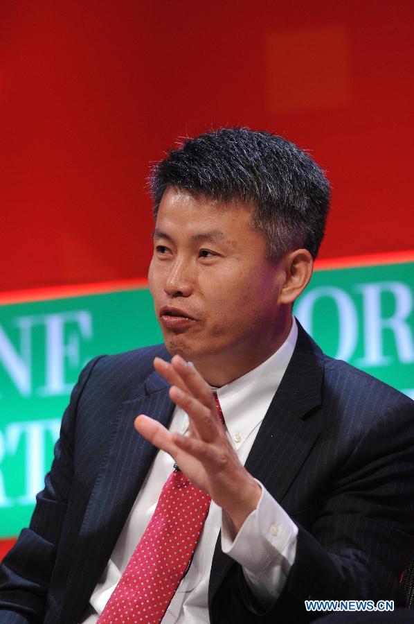 Cai Hongbin, dean of Guanghua School of Management of Peking University, speaks at the discussion "China's Changing Economy" during the 2013 Fortune Global Forum in Chengdu, capital of southwest China's Sichuan Province, June 7, 2013. (Xinhua/Xue Yubin)