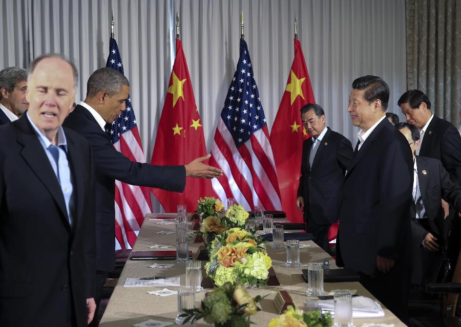 Chinese President Xi Jinping meets with U.S. President Barack Obama at the Annenberg Retreat, California, the United States, June 7, 2013. Chinese President Xi Jinping and his U.S. counterpart, Barack Obama, met Friday to exchange views on major issues of common concern. (Xinhua/Lan Hongguang)