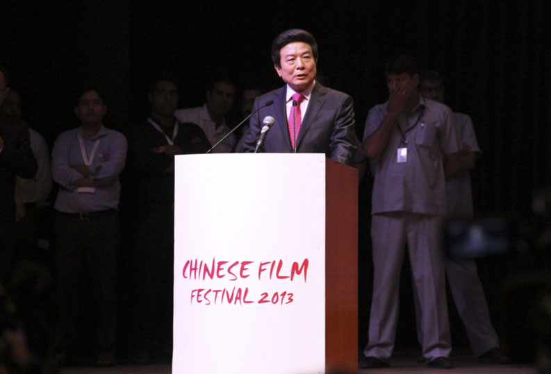 Cai Fuchao, head of China's State General Administration of Press, Publication, Radio, Film and Television, delivers a speech during the inaugural ceremony of the 2013 Chinese Film Festival in New Delhi, India, on Tuesday, June 18, 2013. Ten Chinese movies will be screened during the six-day event, ranging from action to drama and historical films; featured films include Chinese Zodiac, Lost in Thailand, The Grand Masters and Back to 1942. [Photo: CRIENGLISH.com/Sun Yang; He Xingyu] 
