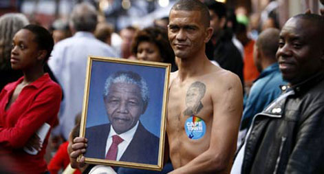 World pays tribute to Mandela