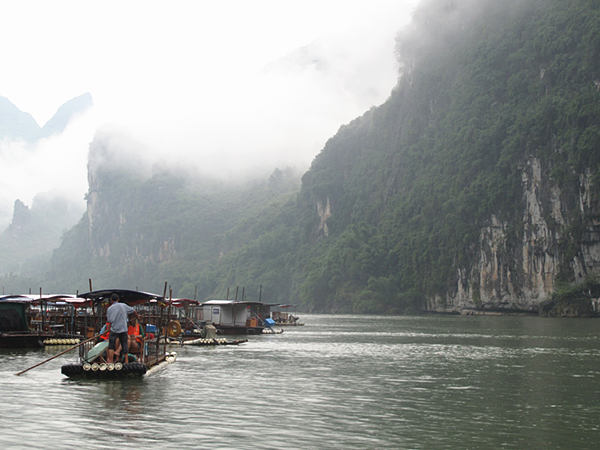 Boats prepare to travel along the Lijiang River which belongs to the Pearl River system. With mountains and waters in the landscape, it is the essence of Guilin scenery of the Guangxi Zhuang Autonomous Region.(CnDG by Jiao Meng)