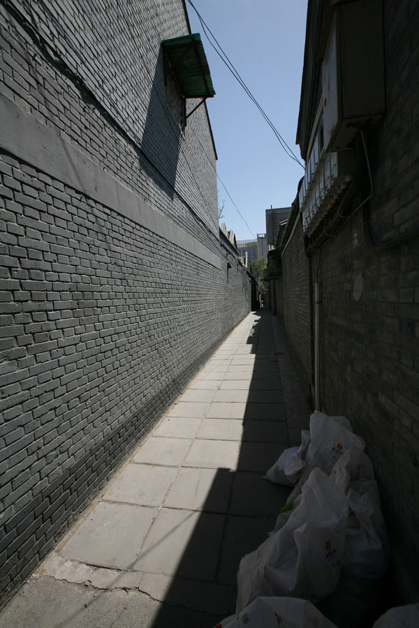 A narrow Hutong (CRIENGLISH.com/Wang Zhi)