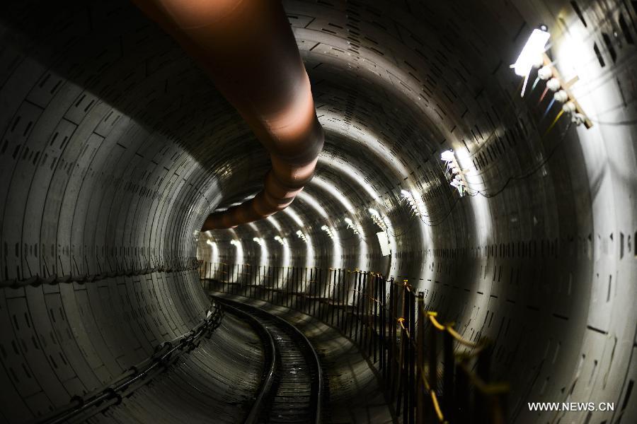 Photo taken on July 5, 2013 shows the interior of the tunnel of the second project of the Line No.6 Beijing subway in Beijing, capital of China. The second project of the Line No.6 Beijing subway is under construction, which is expected to be put into use in 2014. (Xinhua/Wang Jianhua) 
