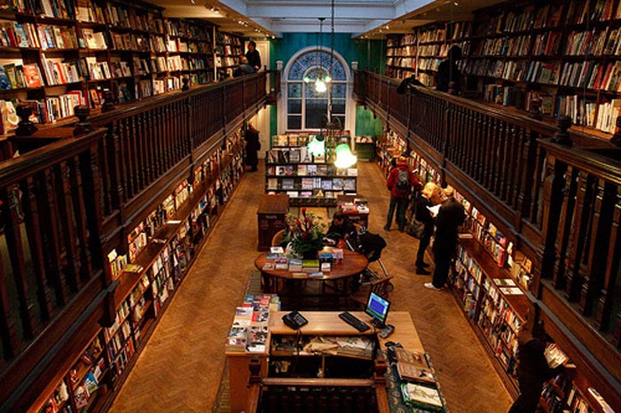 Daunt Books, London, UK (China.org.cn)