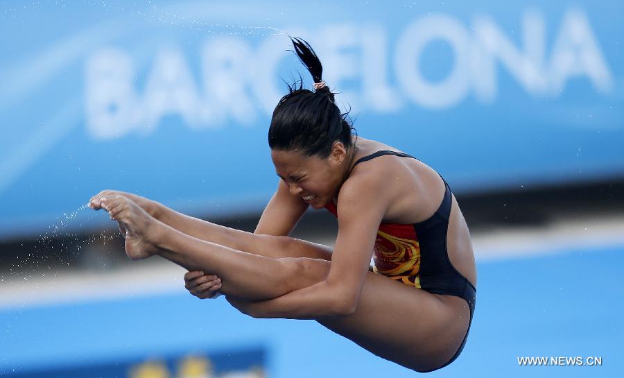 China's Wang Han competes during the Women's 3m Springboard diving final at the 15th FINA World Championships in Barcelona, Spain, on July 27, 2013. Wang Han took the silver medal with a total score of 356.25 points. (Xinhua/Wang Lili) 