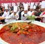 Giant fish head with diced hot peppers recorded in China's Changsha